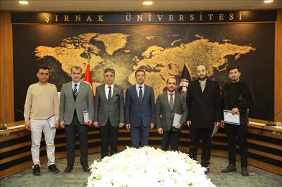 Rektör Alkış’tan İlahiyat Fakültesi Dergi Editörlerine “Teşekkür Belgesi” 