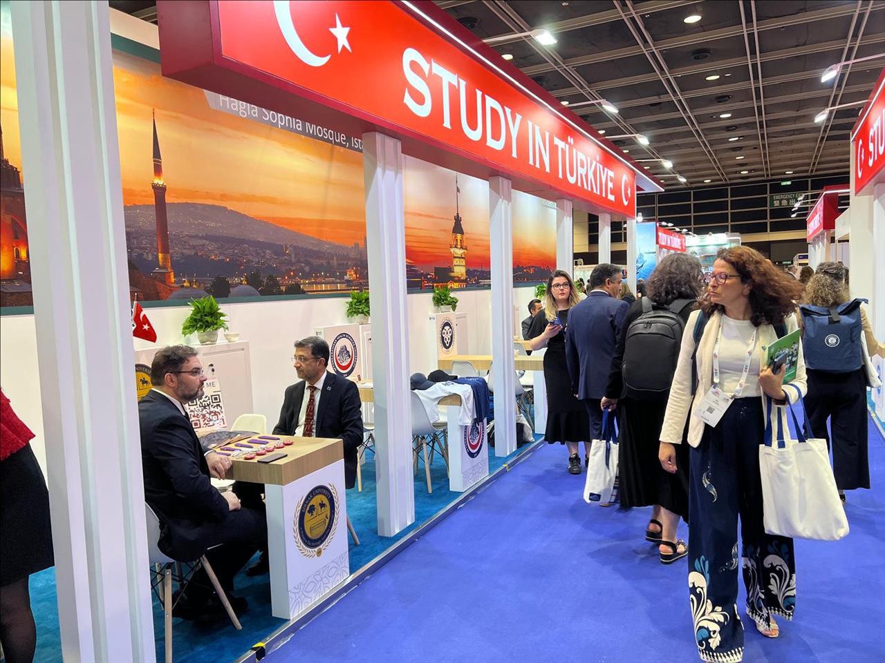 sirnak-universitesi-hong-kong-da-duzenlenen-dunyanin-en-prestijli-konferans-ve-fuari-na-katildi