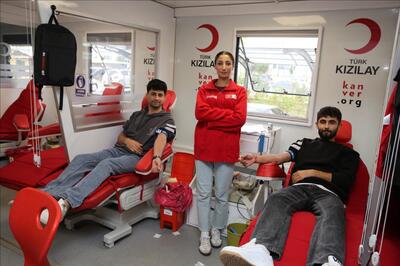 Üniversitemiz Kampüsünde Kızılay KAN BAĞIŞI Kampanyasına Destek