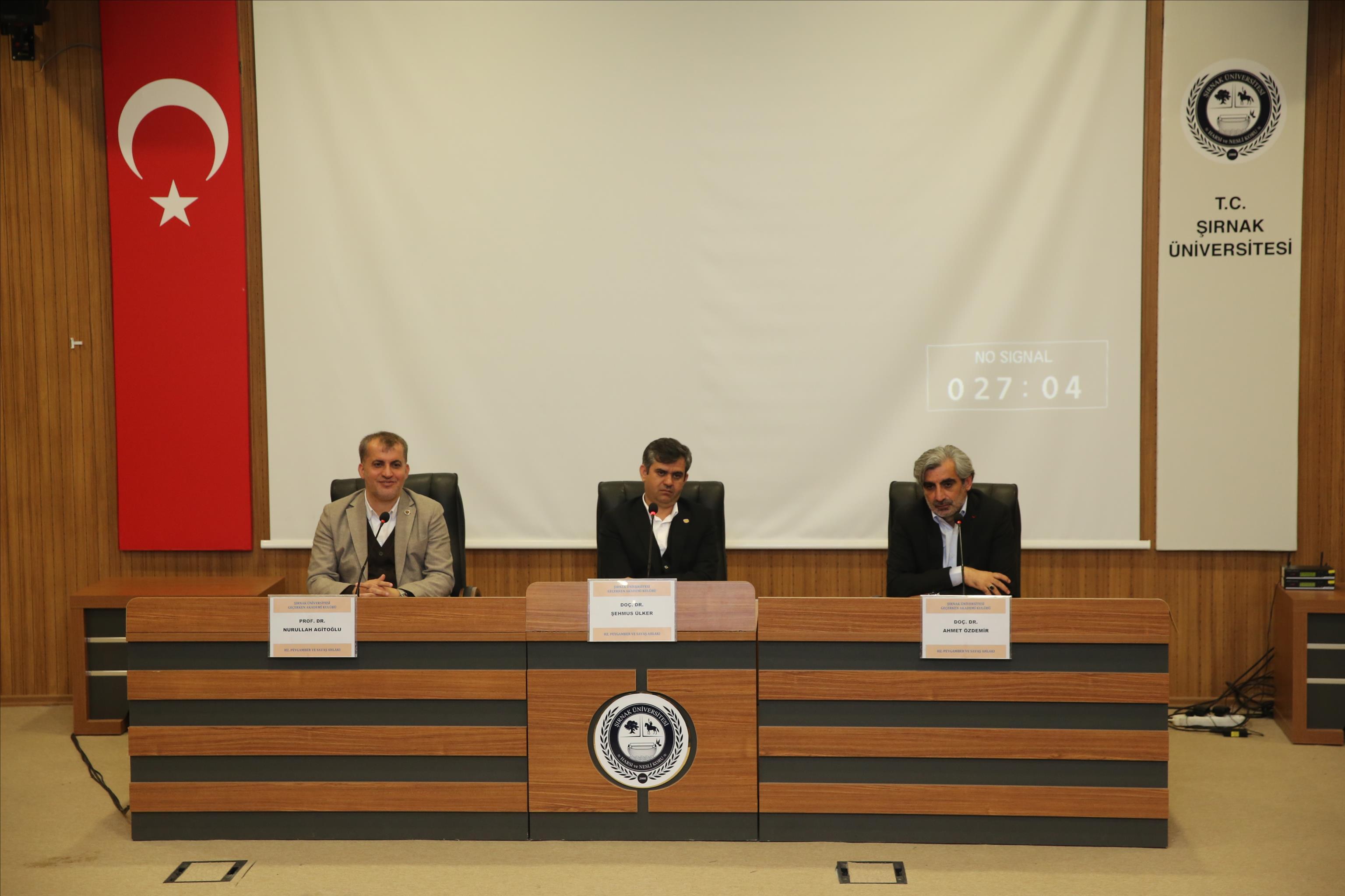 universitemizde-hz-peygamber-ve-savas-ahlaki-paneli-duzenlendi
